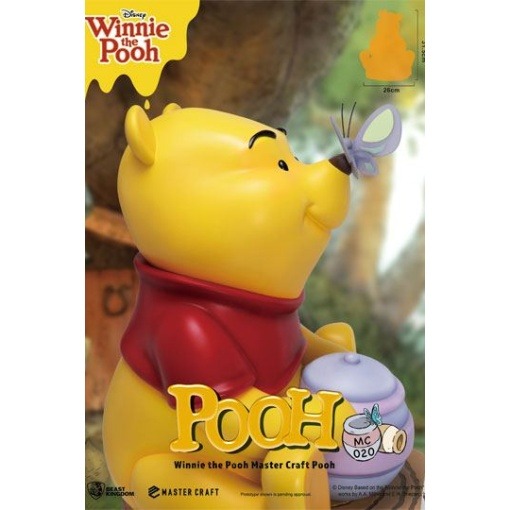 Disney Estatua Master Craft Winnie the Pooh 31 cm