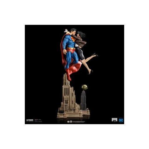 DC Comics Diorama 1/6 Superman & Lois 57 cm