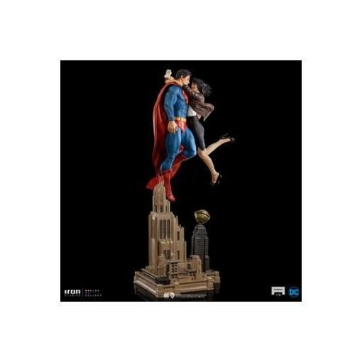 DC Comics Diorama 1/6 Superman & Lois 57 cm