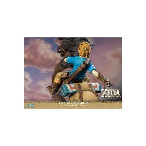 The Legend of Zelda Breath of the Wild Estatua Link on Horseback 56 cm