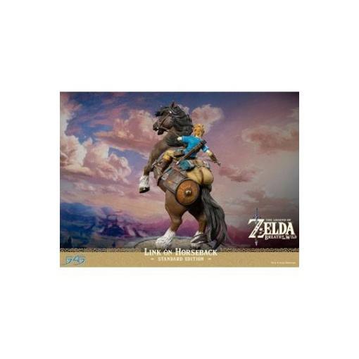 The Legend of Zelda Breath of the Wild Estatua Link on Horseback 56 cm