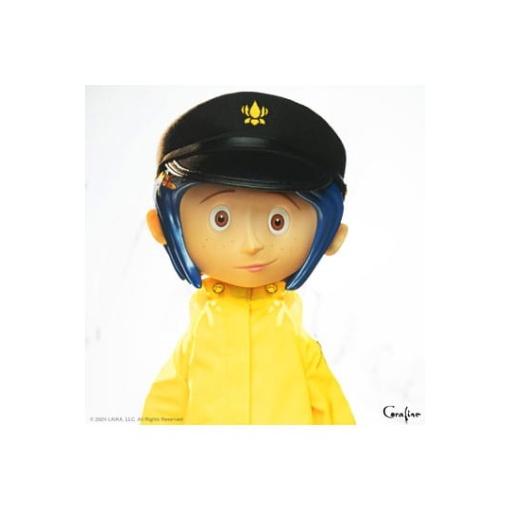 Coraline Figura Supersize Vinyl Coraline with Hat (Button Eyes) 40 cm