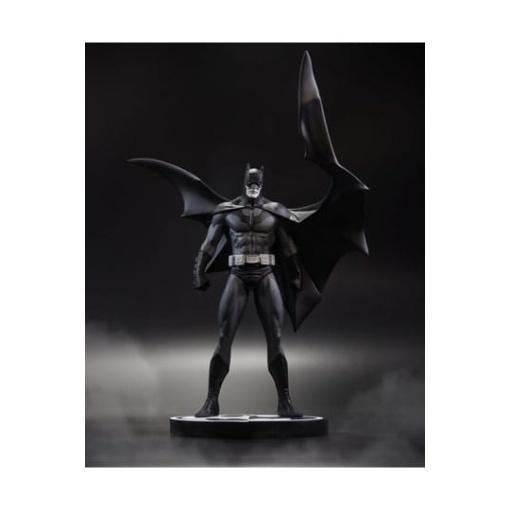 DC Direct Estatua a Batman Black & White Batman (by Jorge Jimenez) 27 cm