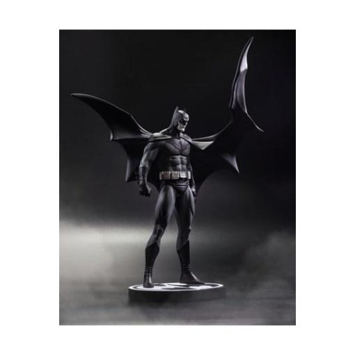 DC Direct Estatua a Batman Black & White Batman (by Jorge Jimenez) 27 cm