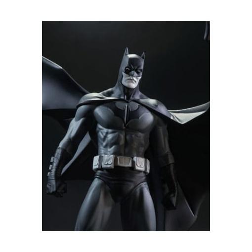 DC Direct Estatua a Batman Black & White Batman (by Jorge Jimenez) 27 cm