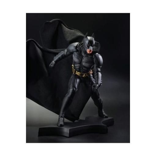 DC Direct Estatua a DC Movie Statues Batman (The Dark Knight) 24 cm