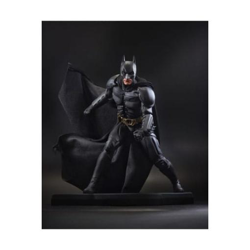 DC Direct Estatua a DC Movie Statues Batman (The Dark Knight) 24 cm