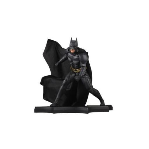 DC Direct Estatua a DC Movie Statues Batman (The Dark Knight) 24 cm