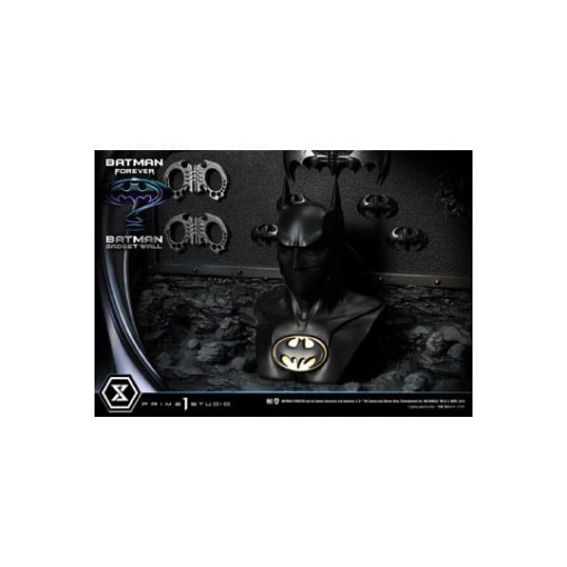 Batman Forever Diorama Museum Masterline Series 1/3 Batman Gadget Wall 49 cm