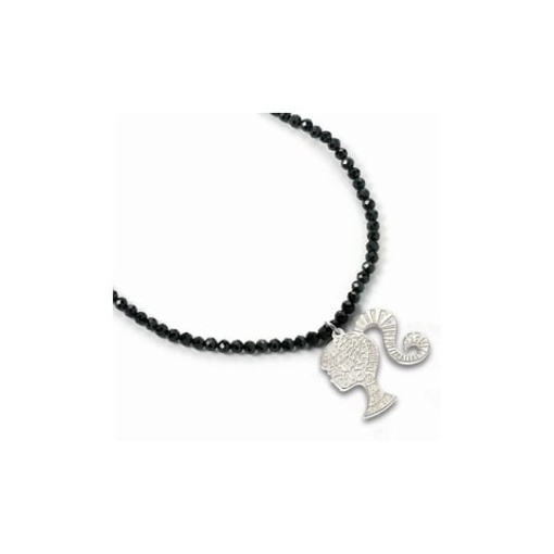 Barbie Collar con Colgante Silhouette on Black Onyx Bead (Plata de ley)