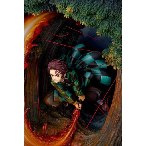 Demon Slayer: Kimetsu no Yaiba Estatua PVC Tanjiro Kamado: Hinokami Kagura Dance 36 cm