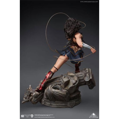 https://www.heomedia.com/img/nrm/d_qs-ww-comic-statue_j.jpg