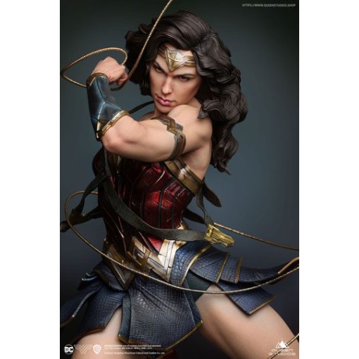 https://www.heomedia.com/img/nrm/d_qs-ww-comic-statue_e.jpg