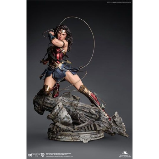 https://www.heomedia.com/img/nrm/d_qs-ww-comic-statue.jpg