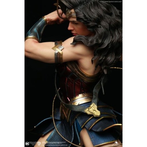 https://www.heomedia.com/img/nrm/d_qs-ww-comic-statue_f.jpg