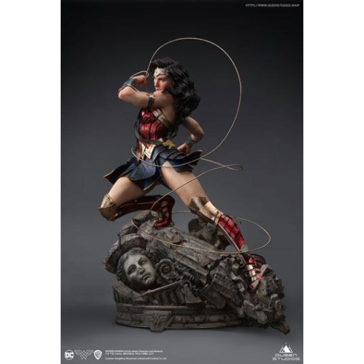 https://www.heomedia.com/img/nrm/d_qs-ww-comic-statue_h.jpg