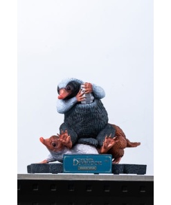 Animales fantásticos Estatua tamaño real Niffler 2 22 cm