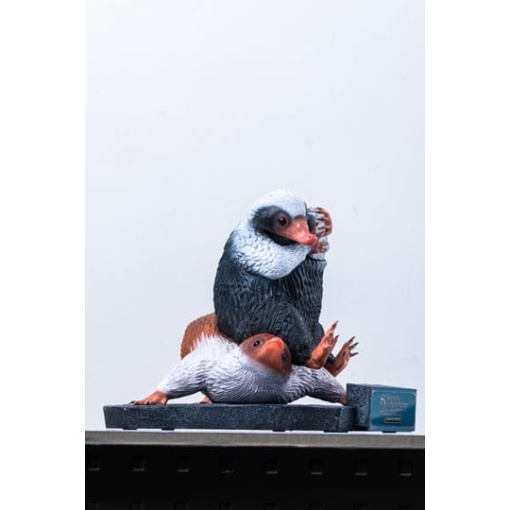 Animales fantásticos Estatua tamaño real Niffler 2 22 cm