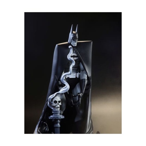 DC Direct Estatua a 1/10 Batman Black & White by Bill Sienkiewicz 20 cm