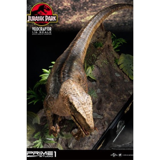 Jurassic Park Estatua 1/6 Velociraptor 41 cm