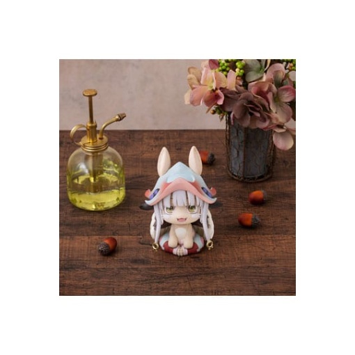 Made in Abyss: The Golden City of the Scorching Sun Estatua PVC Look Up Nanachi 11 cm (With Gift)